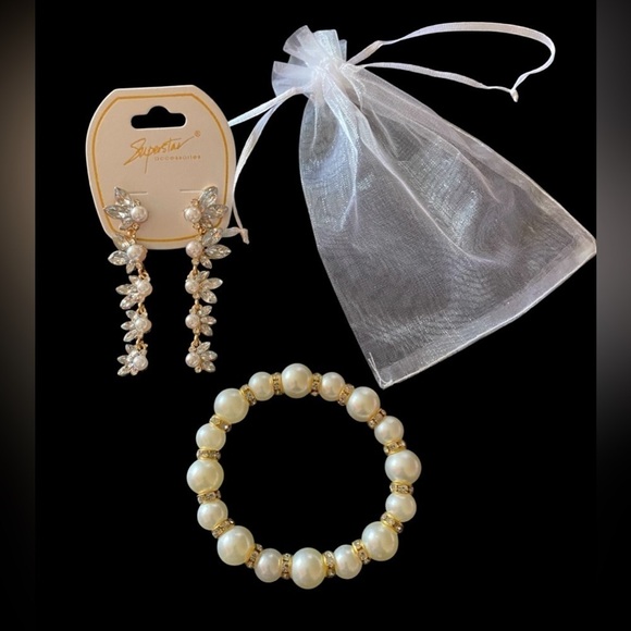 NWT-JEWELRY SET-BOUTIQUE EARRINGS AND BRACELET - Picture 1 of 5
